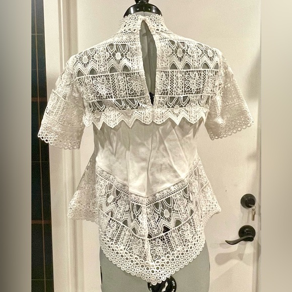 Alexis lace short sleeve, high neck blouse, handkerchief hem, white, szXS, GUC - Picture 2 of 13